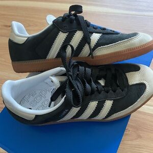 Adidas womens samba Sneakers